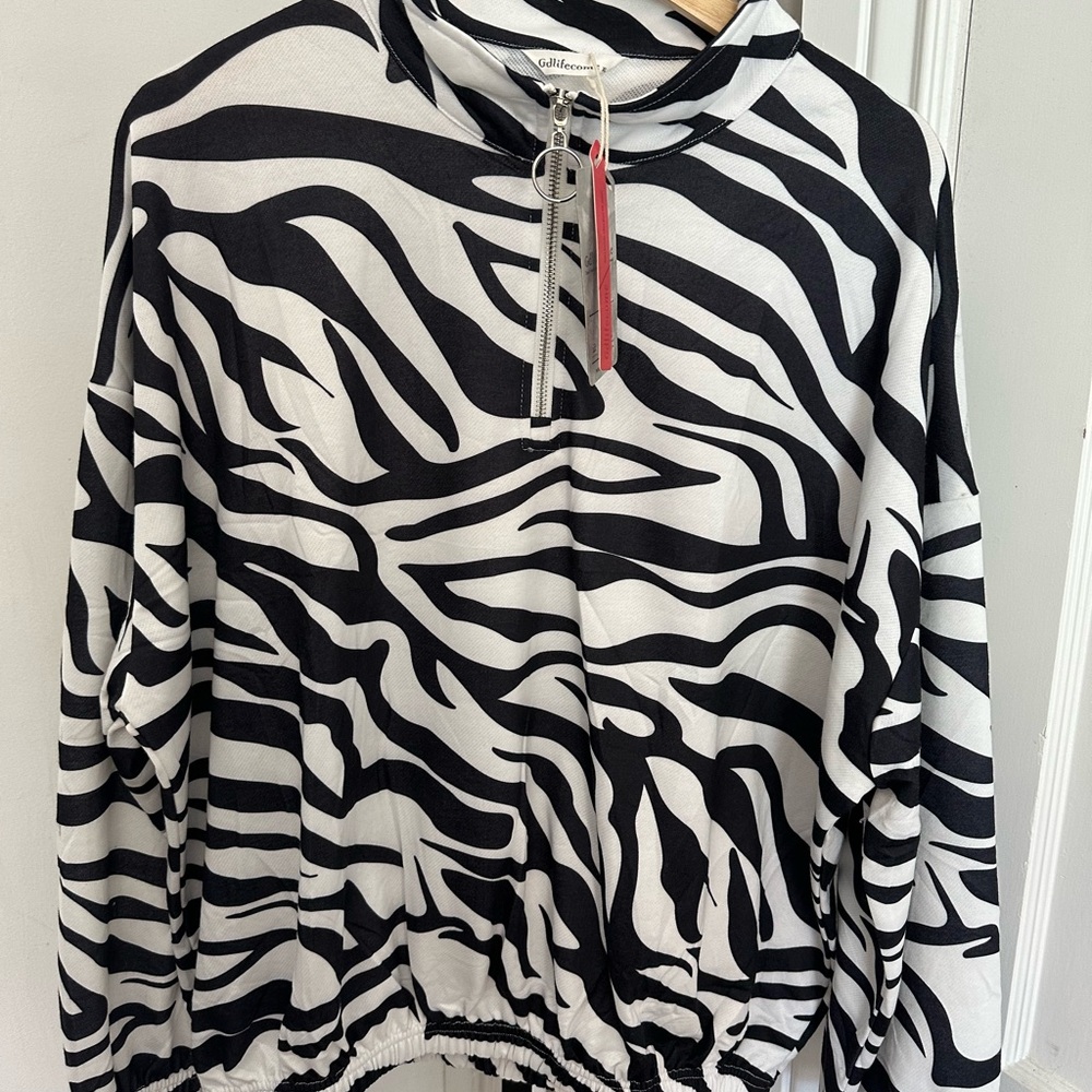 NEW Zebra Print Women's Top Half zipper down